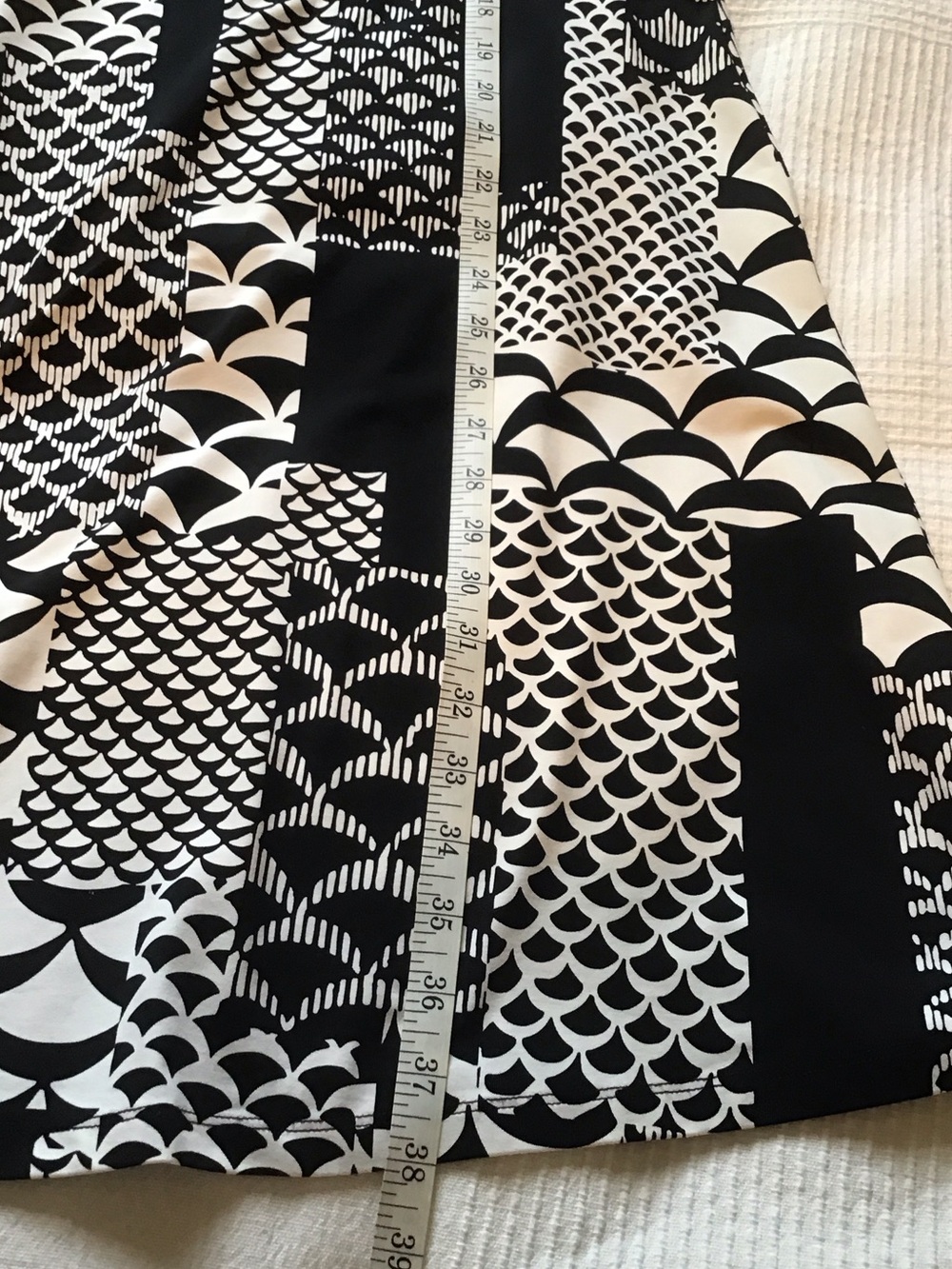 J McLaughlin Sleeveless Black and White Patchwork-Print Dress - Picture 5 of 5